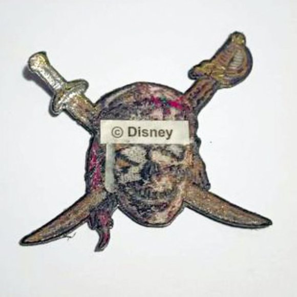 NWT Disney Pirates of the Caribbean Jolly Roger embroidered 3x3.5" patch - Picture 2 of 3